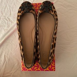 Tory Burch Women’s 9 Flat- Leopard print